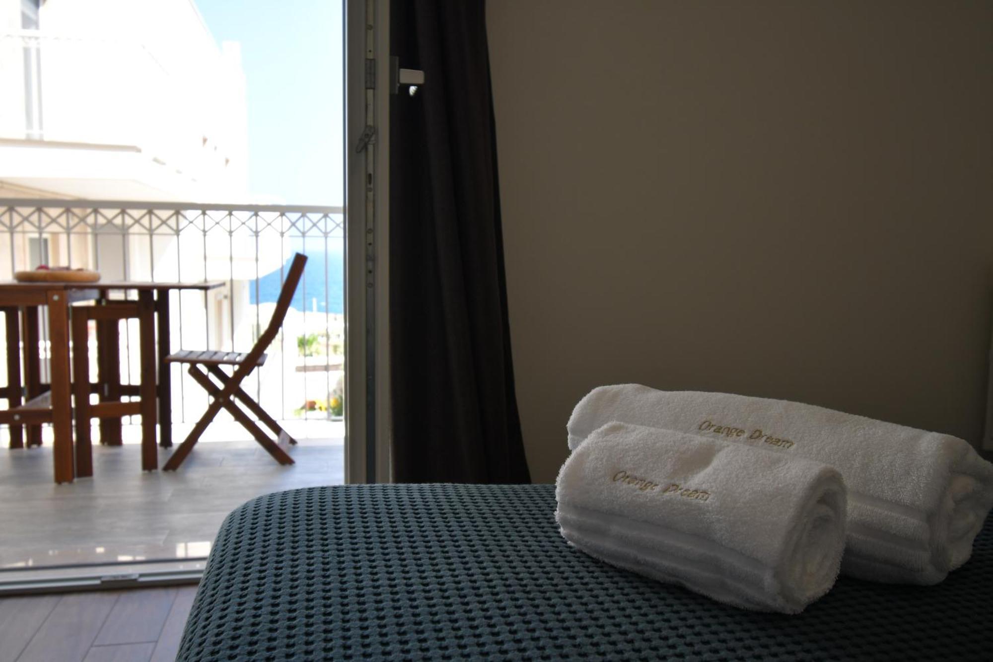 Orange Dream Hotell Polignano a Mare Exteriör bild