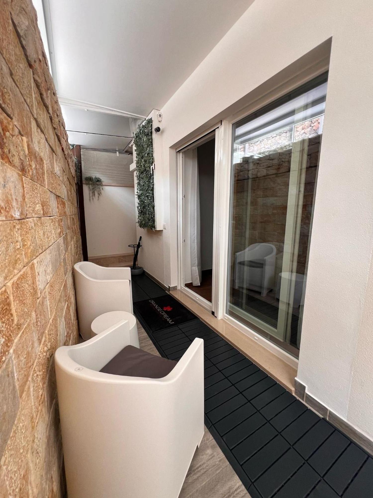 Orange Dream Hotell Polignano a Mare Rum bild